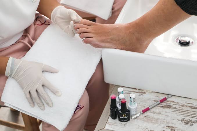 LUXURY PEDICURE
